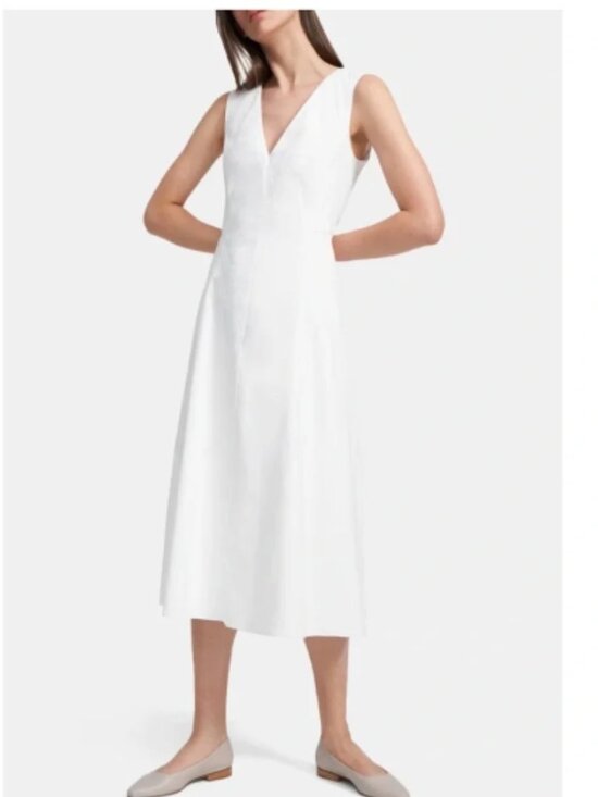 Theory Dresses & Skirts - Theory Seamed V-Neck White Linen Blend Midi Dress Size 4 chic preppy summer